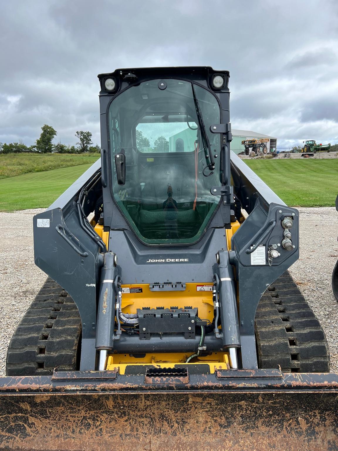 2023 John Deere 333G