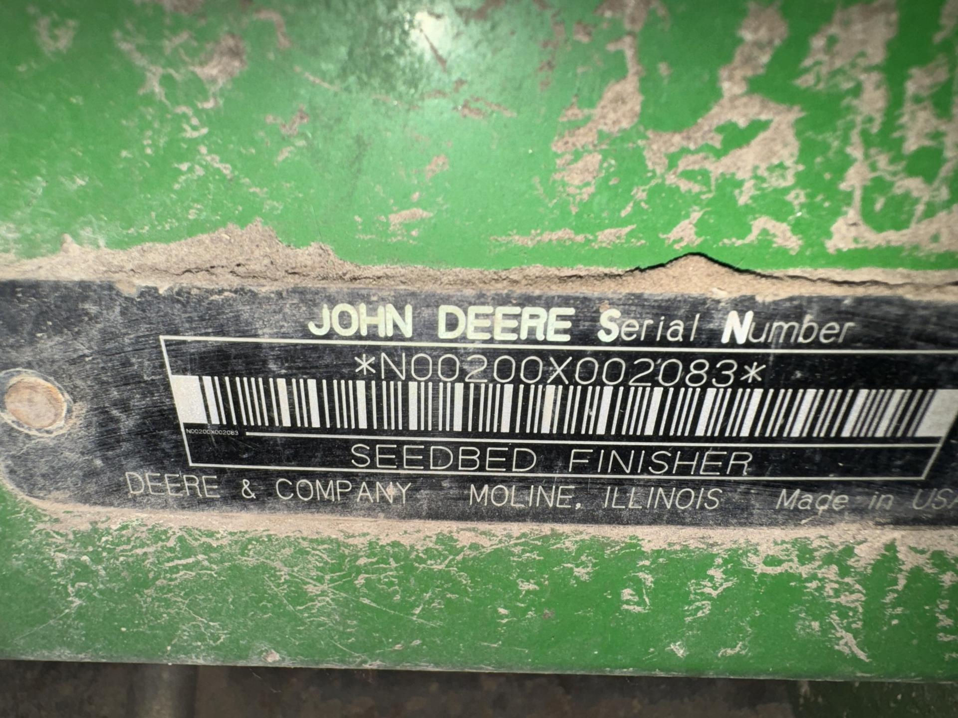 2006 John Deere 200 Image