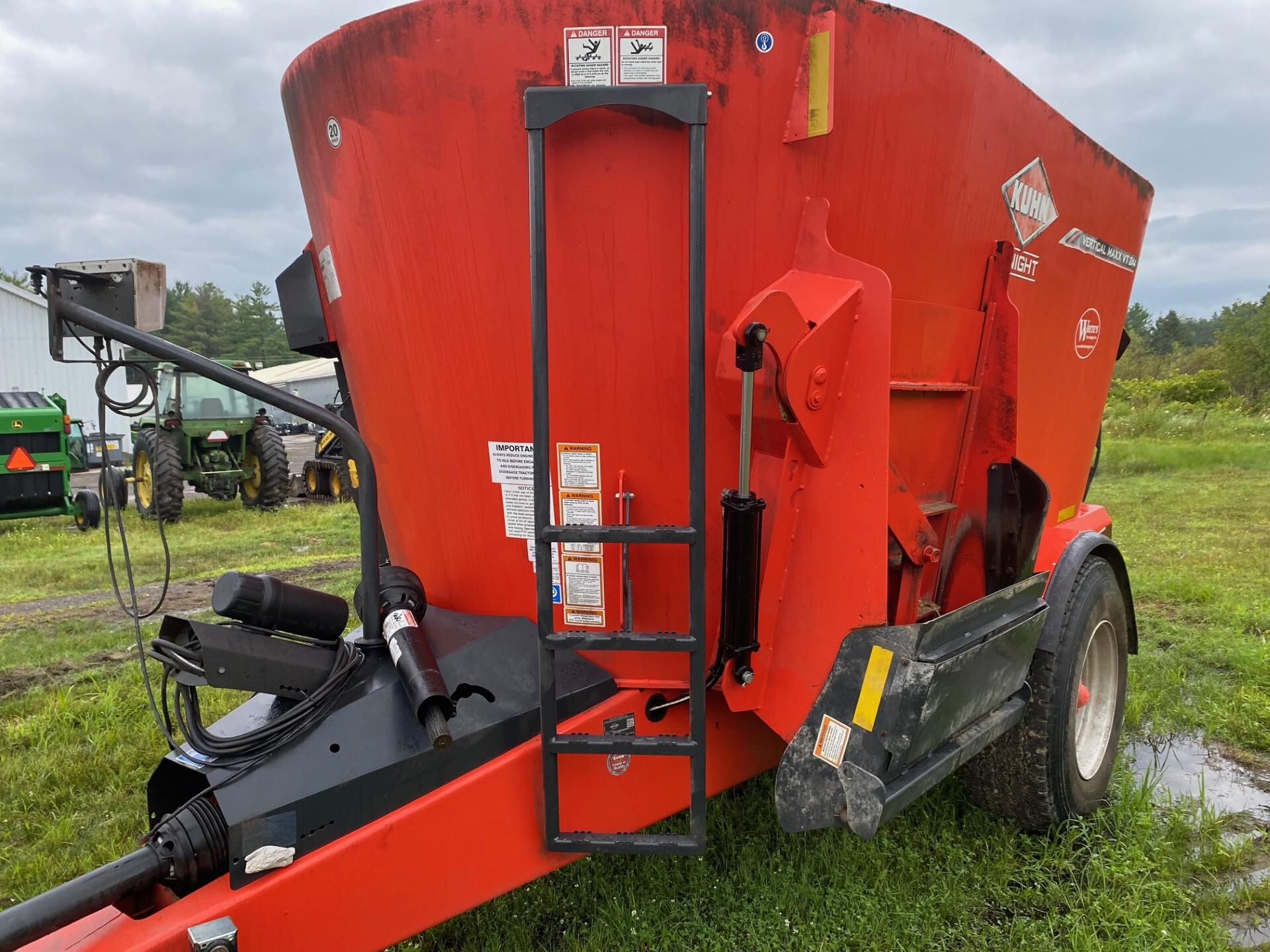 2022 Kuhn VT244T