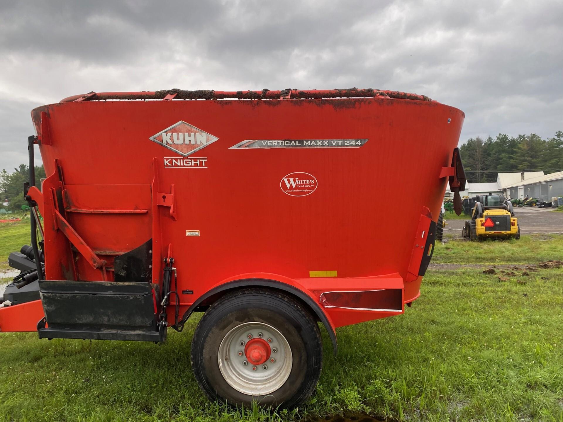 2022 Kuhn VT244T