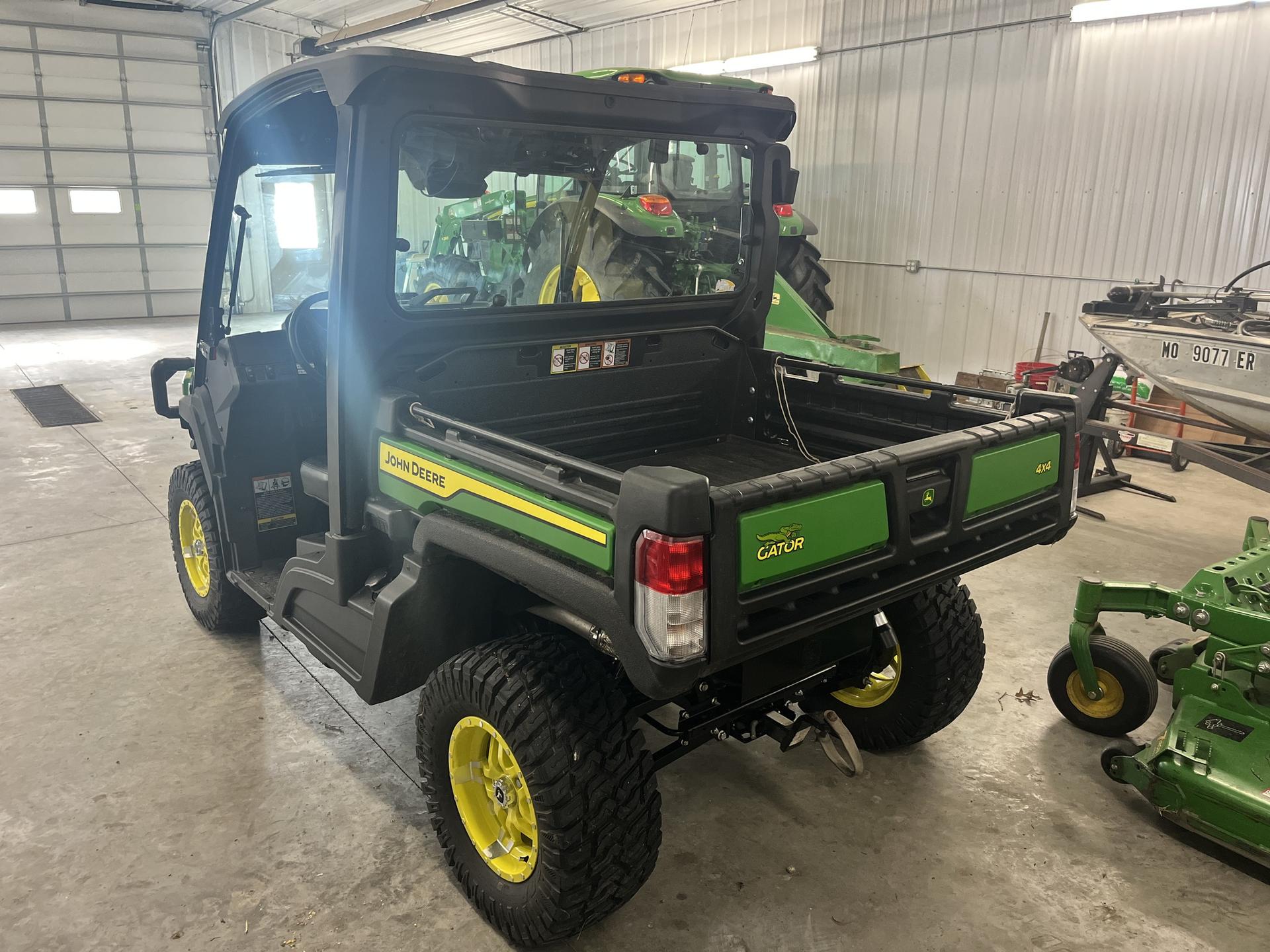 2024 John Deere XUV 835M Image