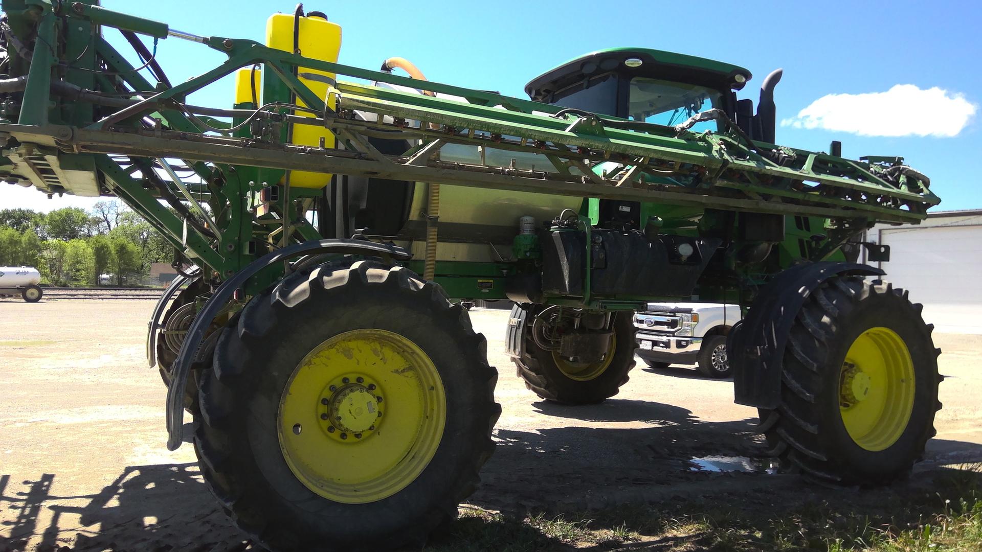 2018 John Deere R4038 Image