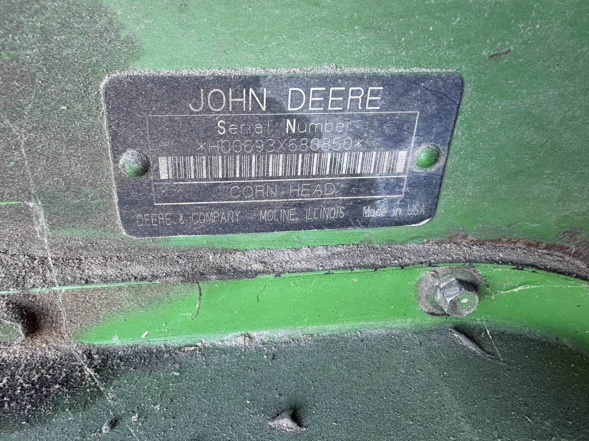 1999 John Deere 693