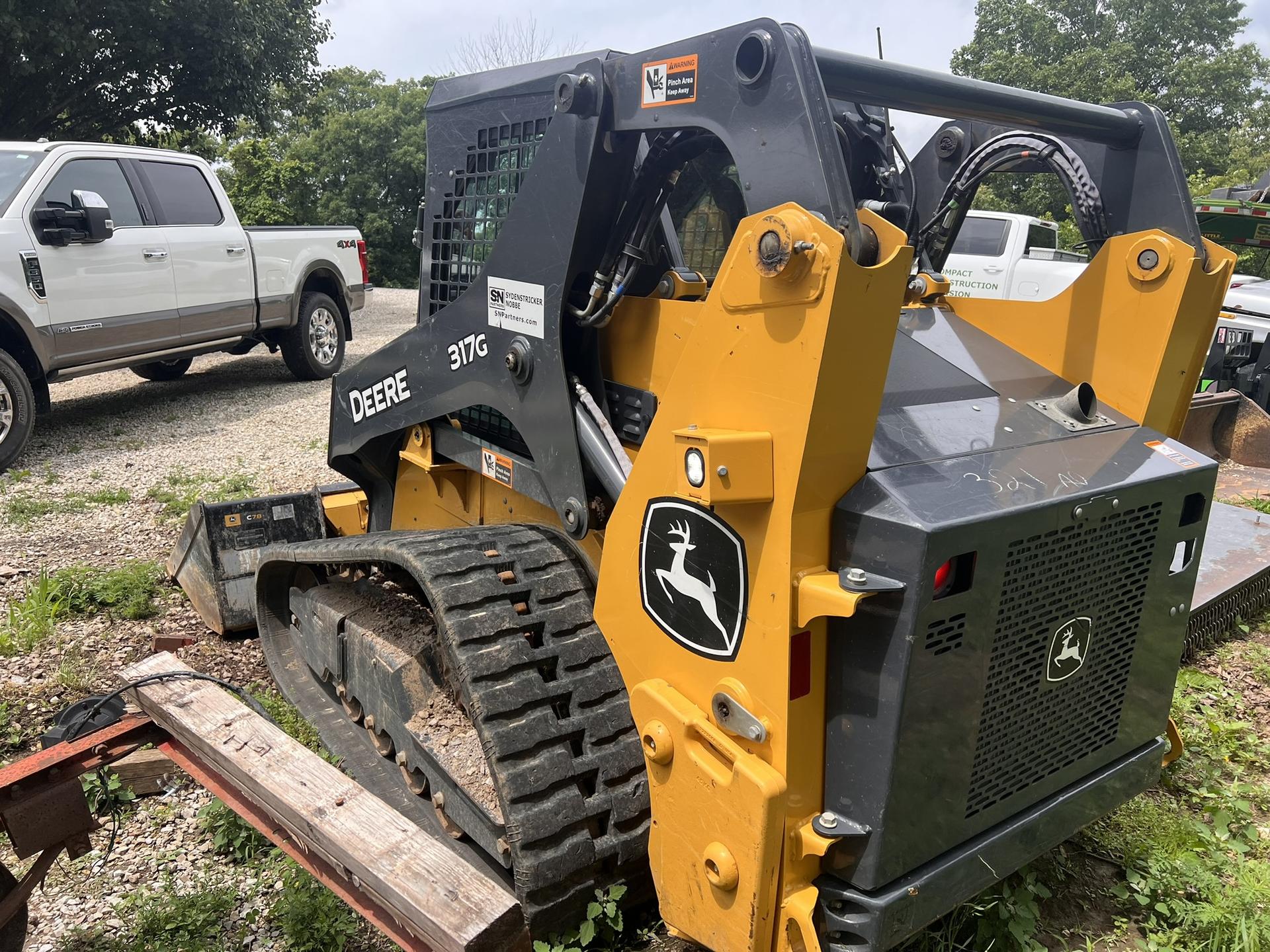 2022 John Deere 317G