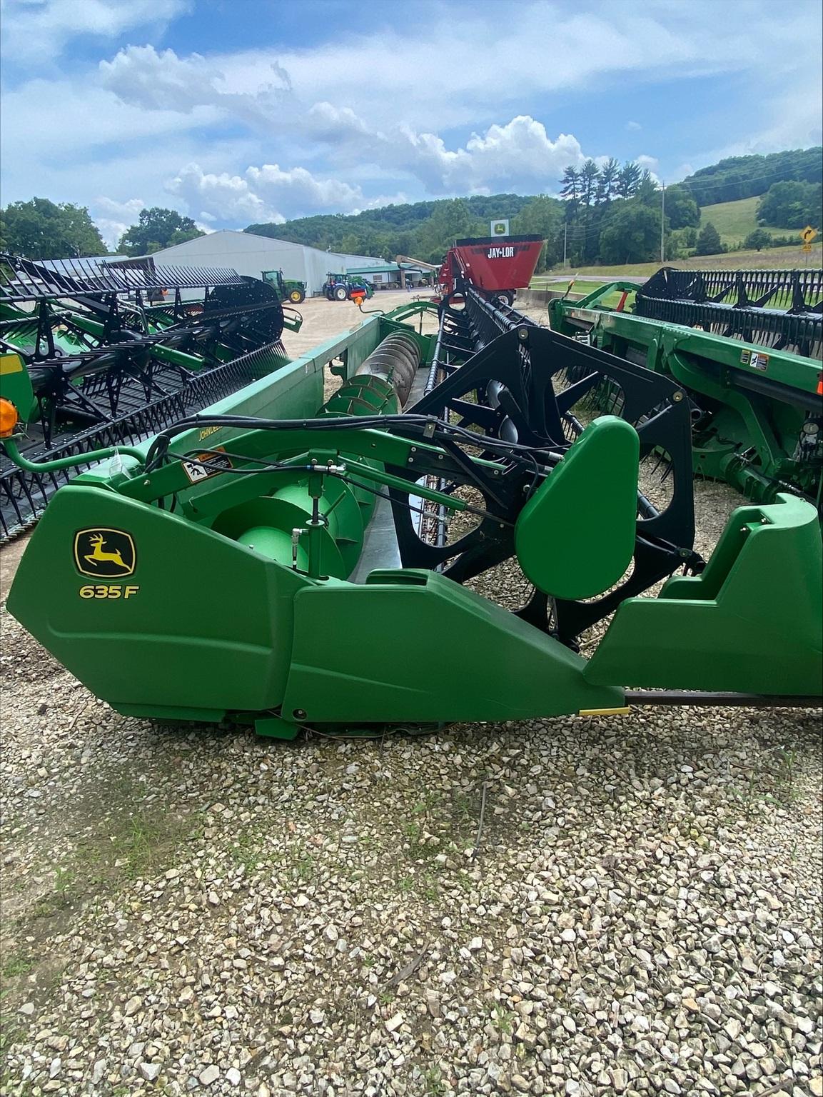 2009 John Deere 635F