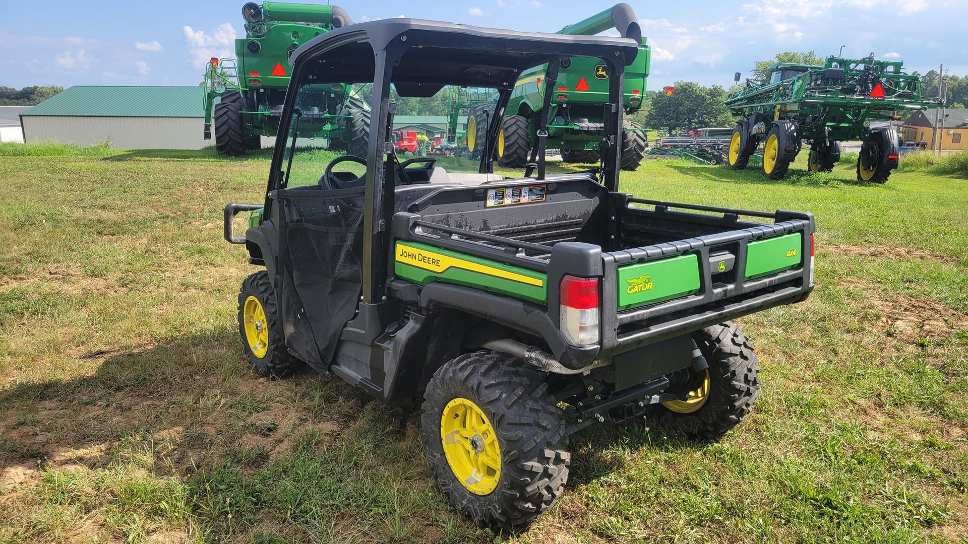 2023 John Deere XUV 835M