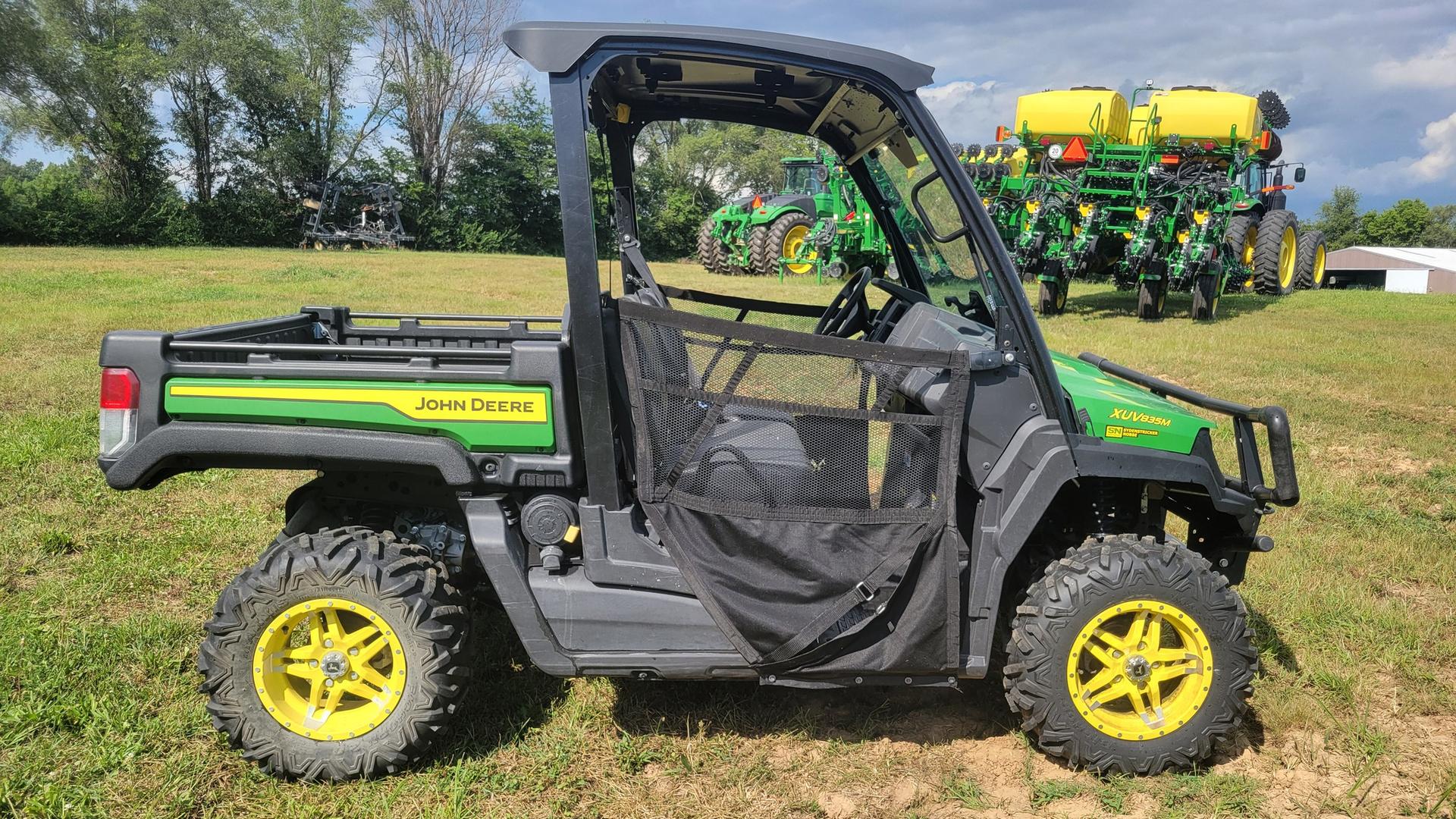 2023 John Deere XUV 835M