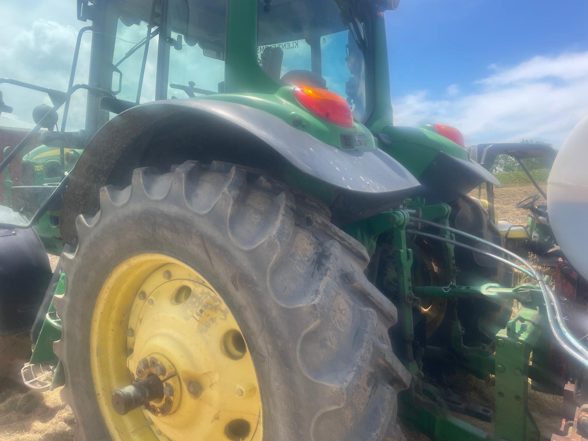 2008 John Deere 7330 Premium