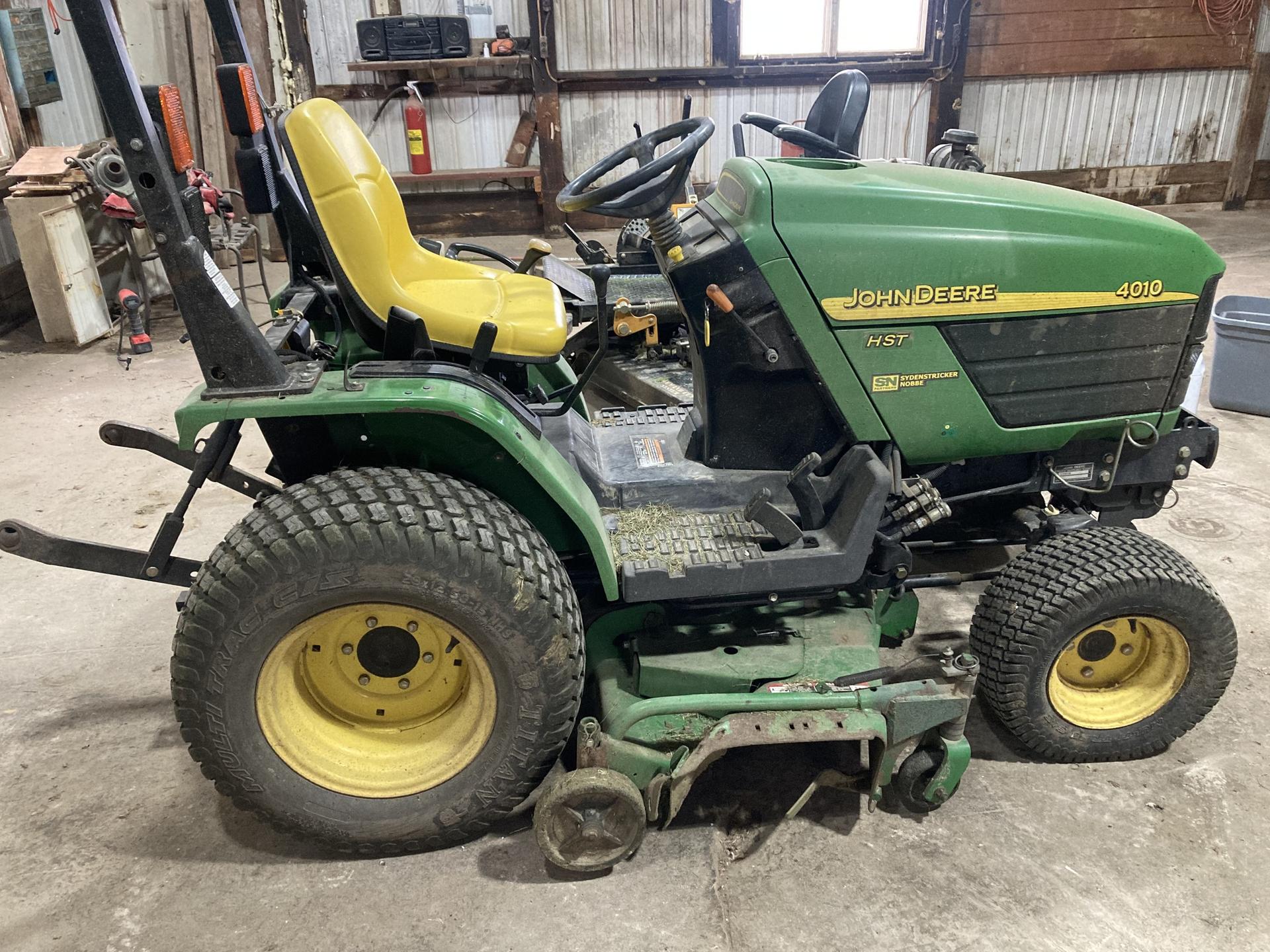 2004 John Deere 4010