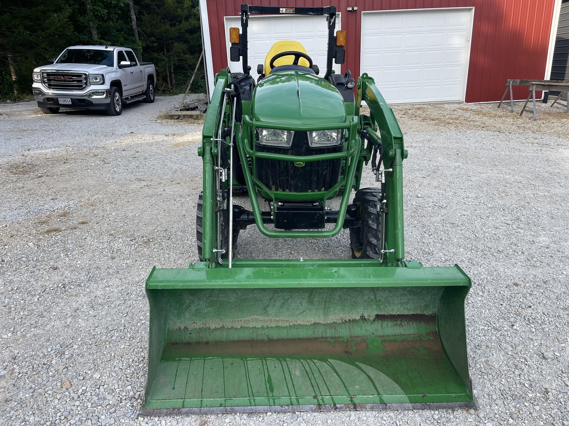 2019 John Deere 2032R