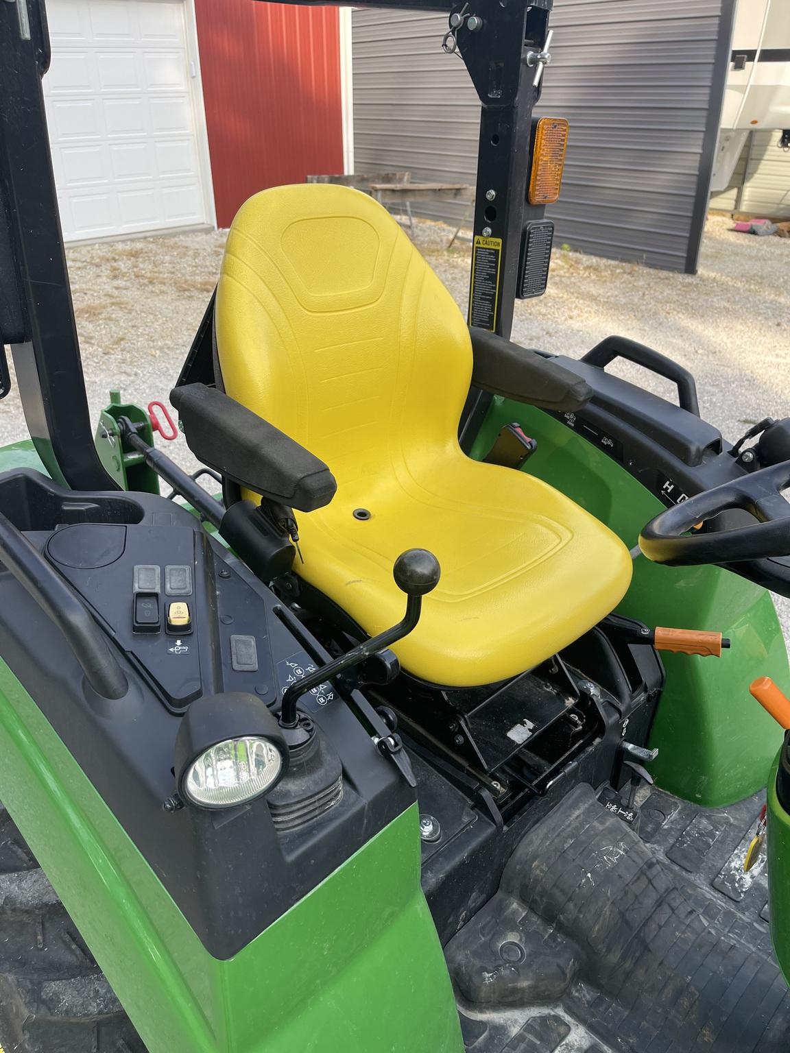 2019 John Deere 2032R