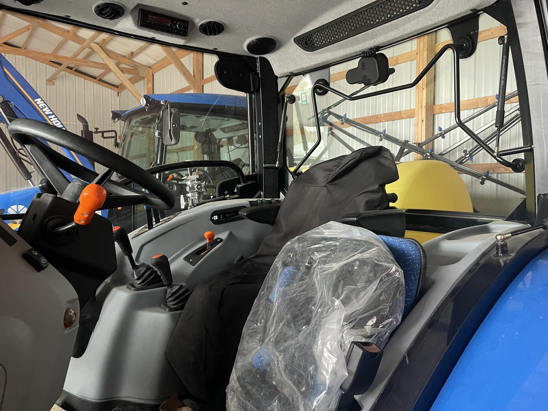 2023 New Holland Workmaster 75