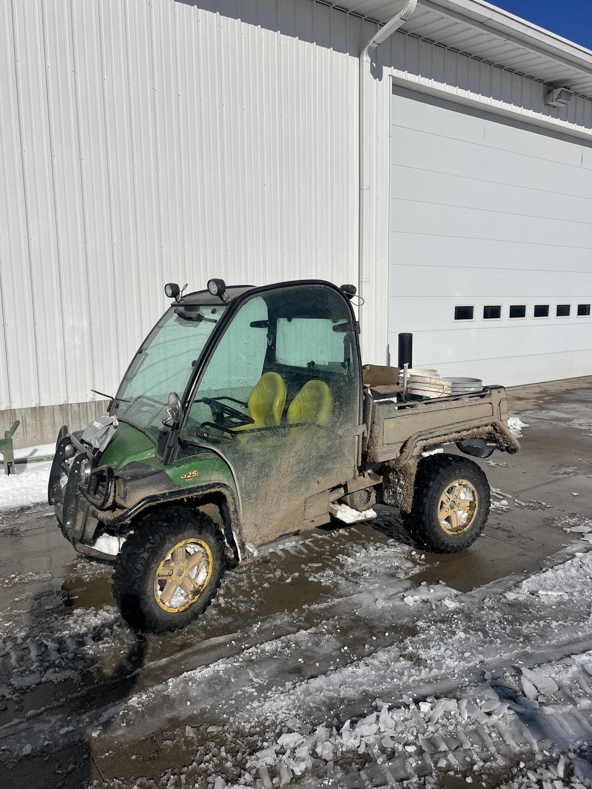 2011 John Deere XUV 825i Image