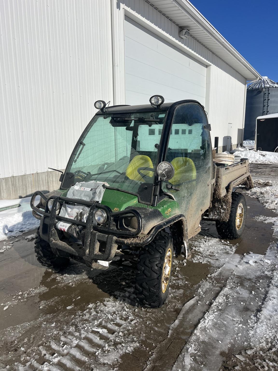 2011 John Deere XUV 825i Image