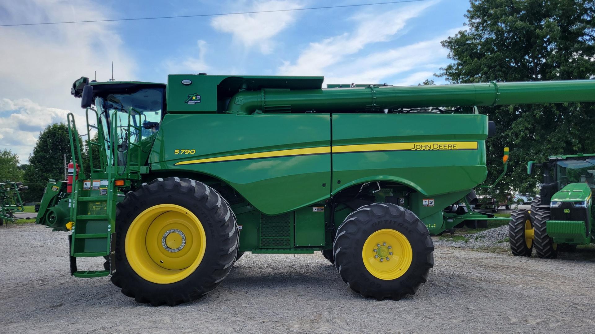 2022 John Deere S790