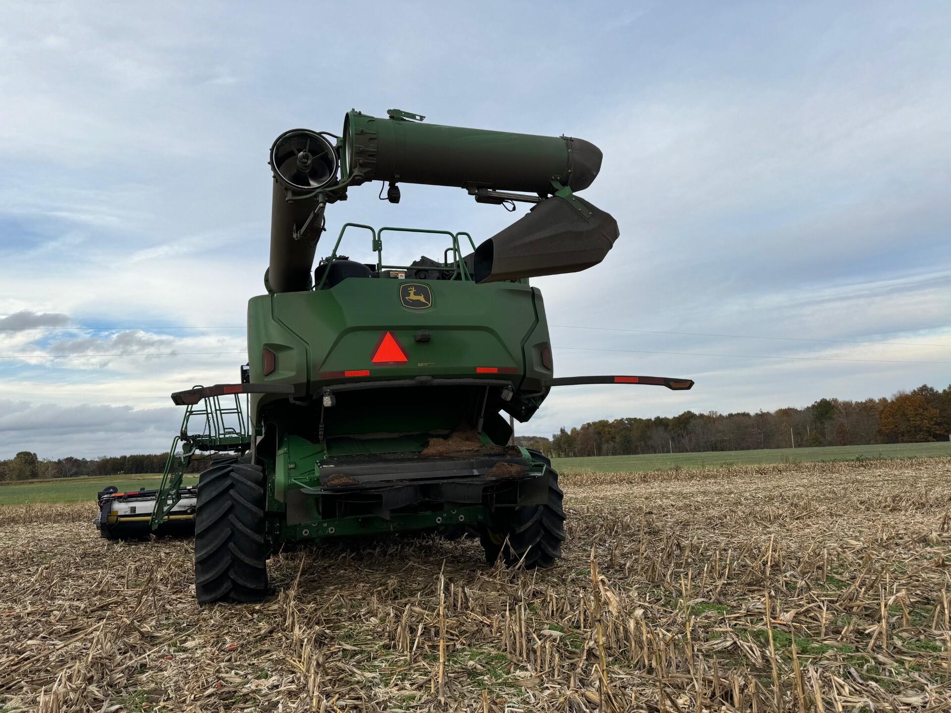 2023 John Deere X9 1100