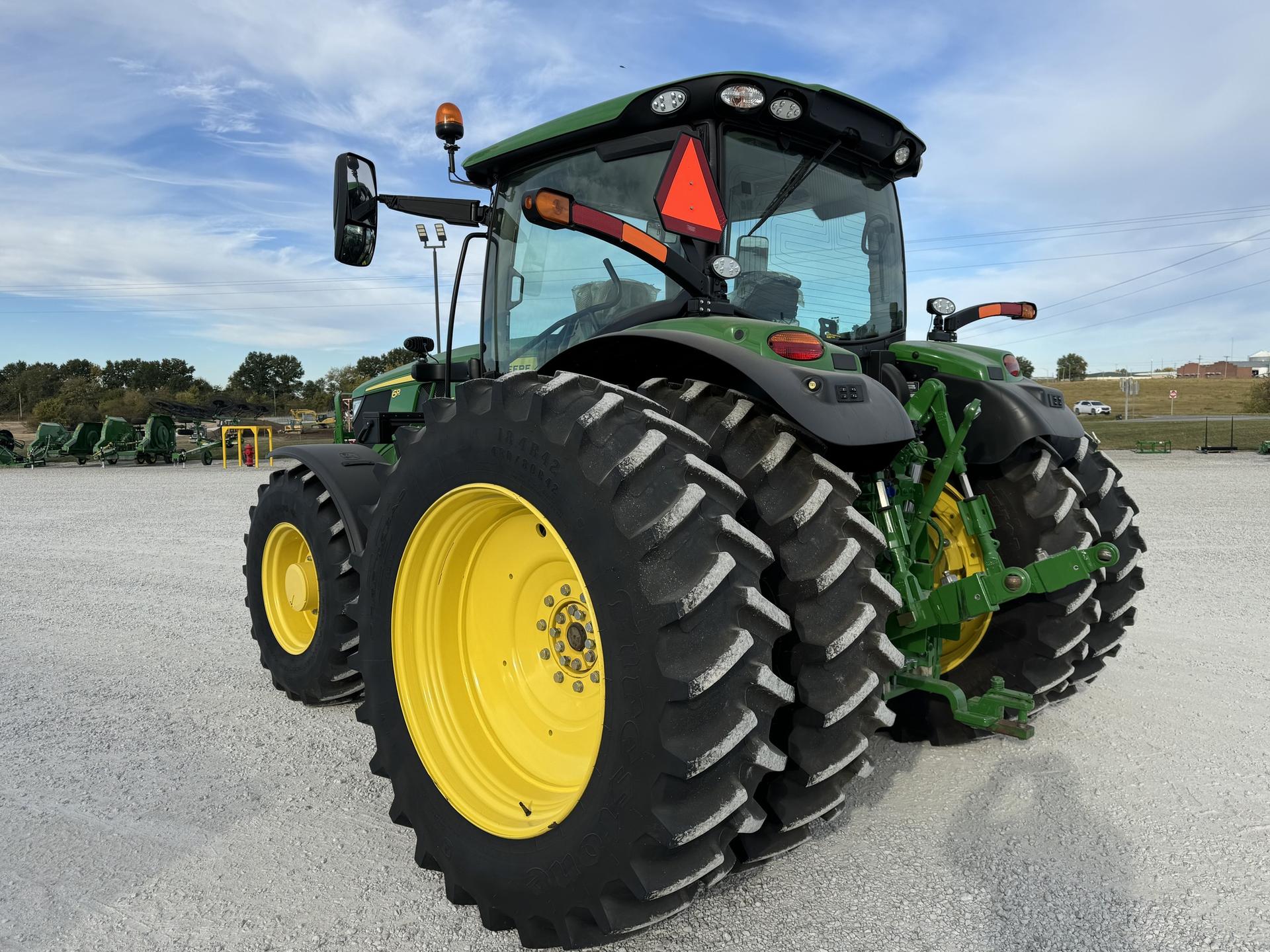 2023 John Deere 6R 155