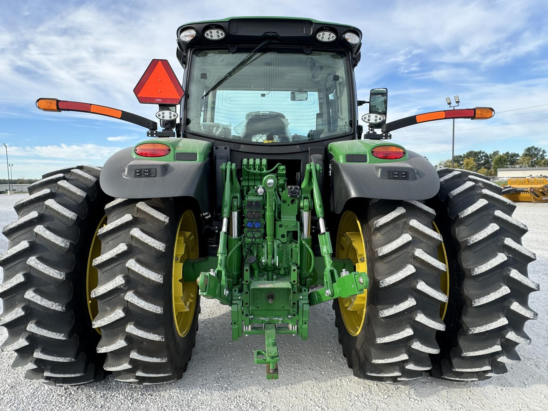 2023 John Deere 6R 155