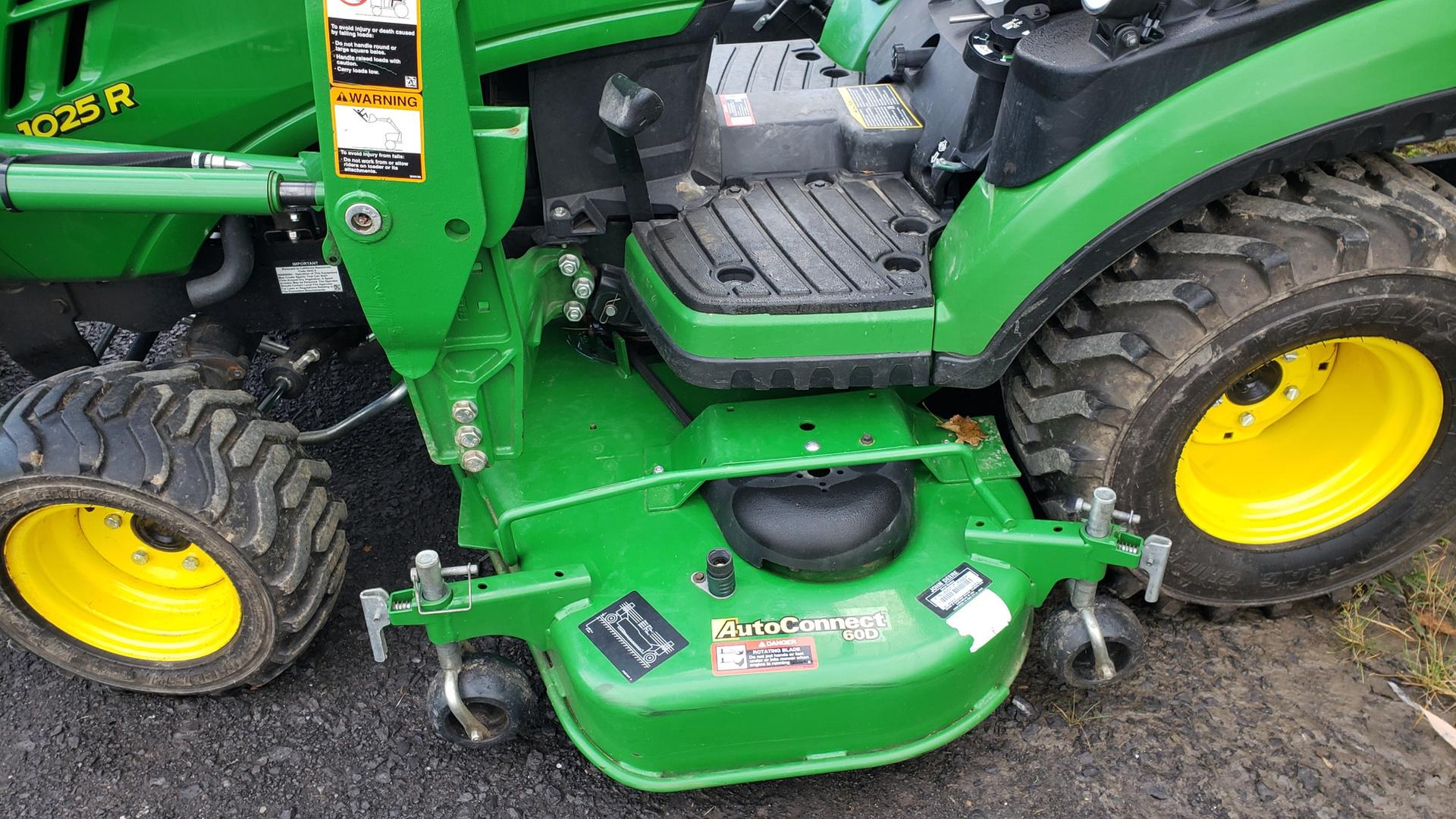 2019 John Deere 1025R