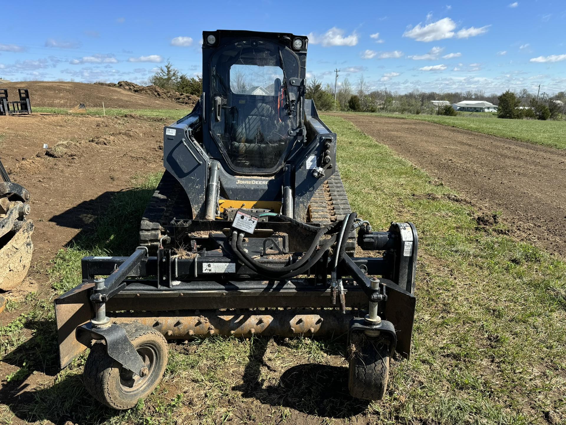 2023 John Deere 325G