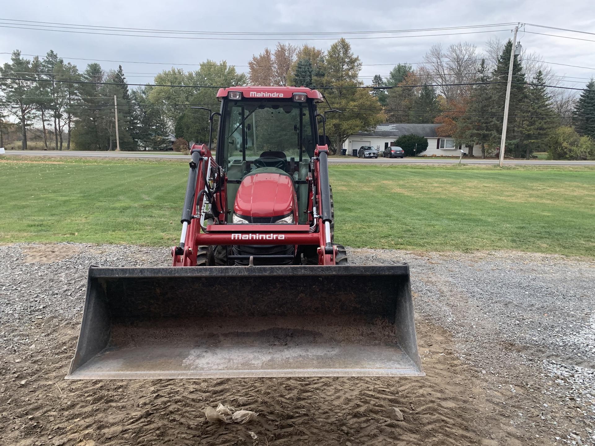 2015 Mahindra 2555