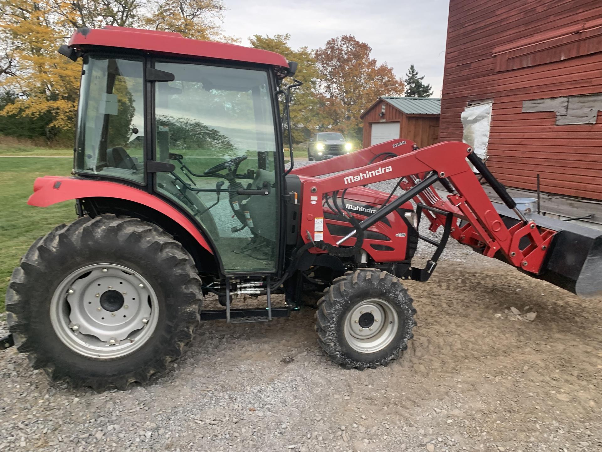 2015 Mahindra 2555