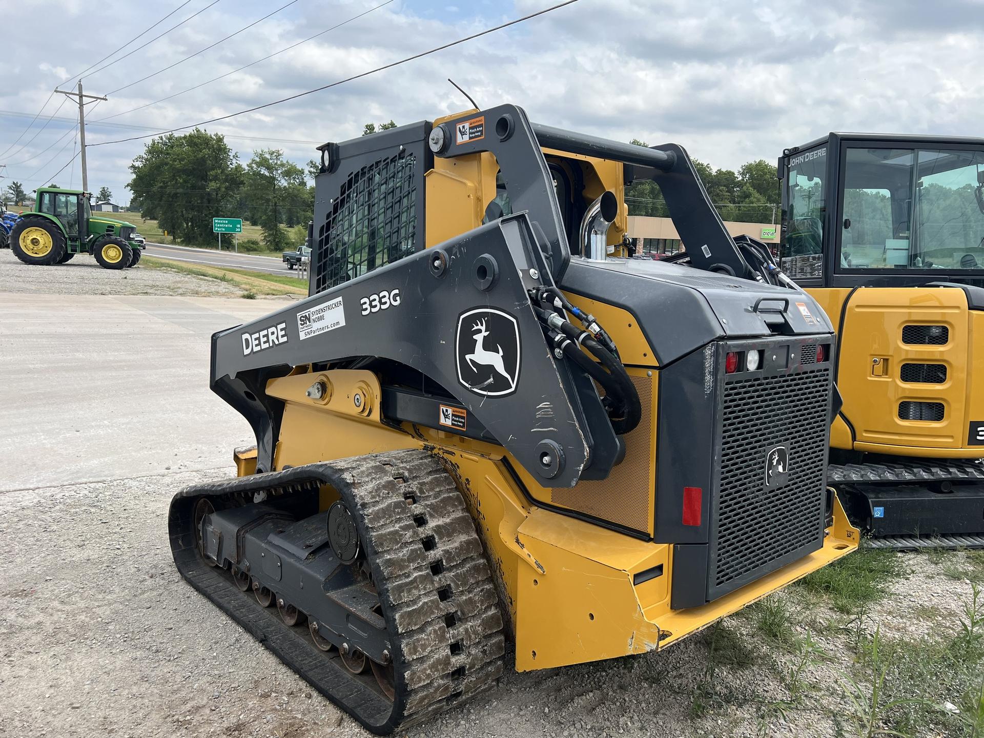 2022 John Deere 333G