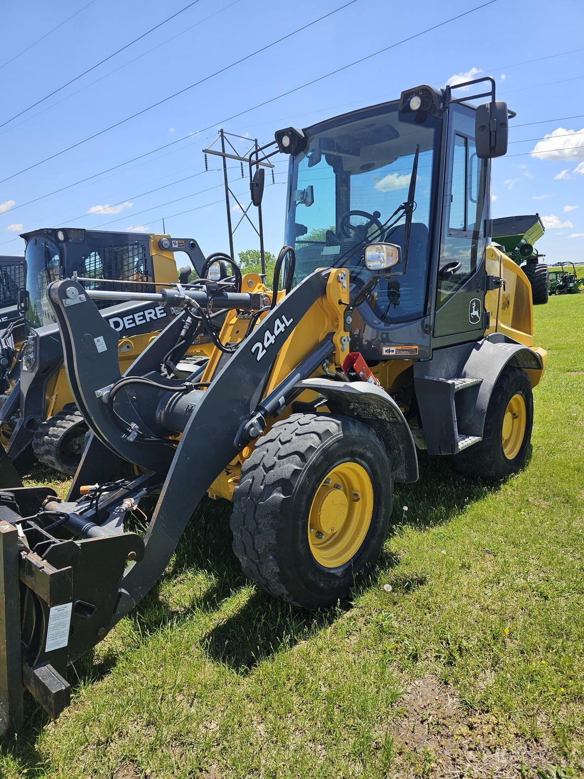 2019 John Deere 244L