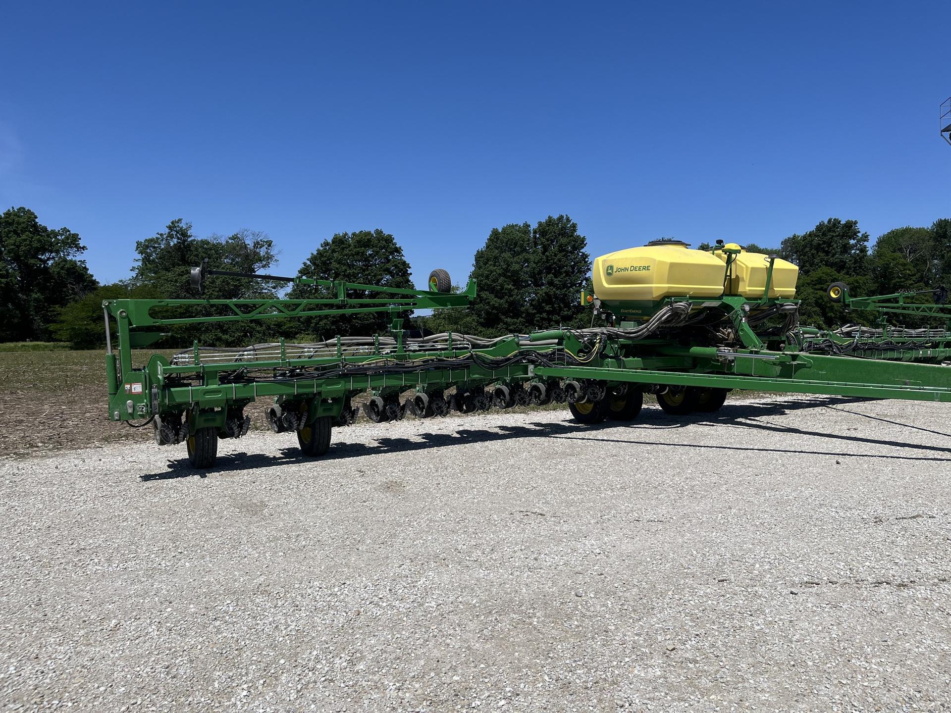 2023 John Deere 1775NT