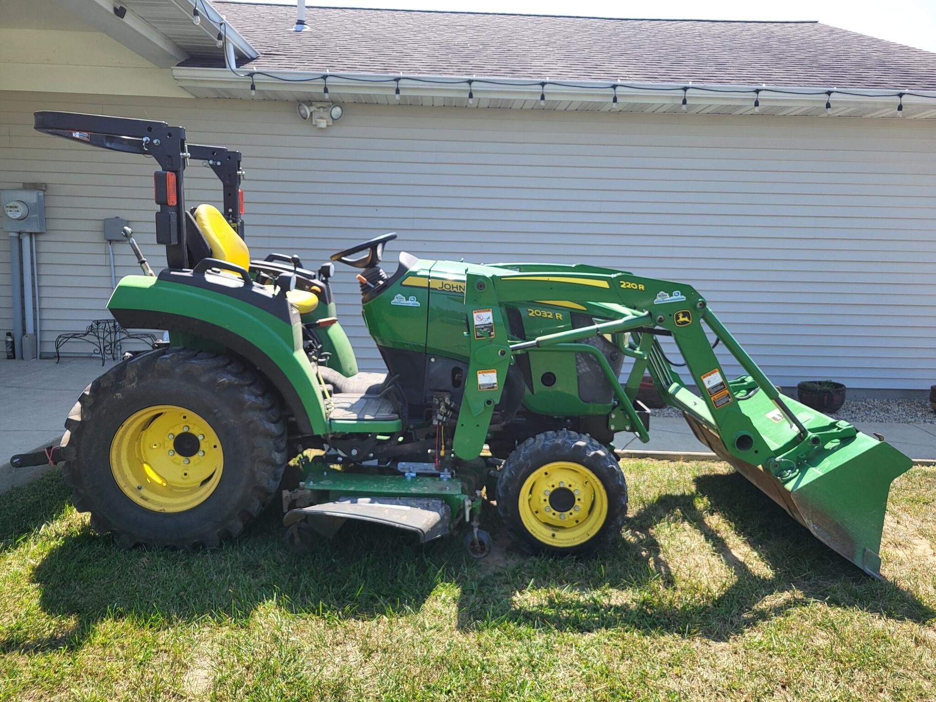 2017 John Deere 2032R