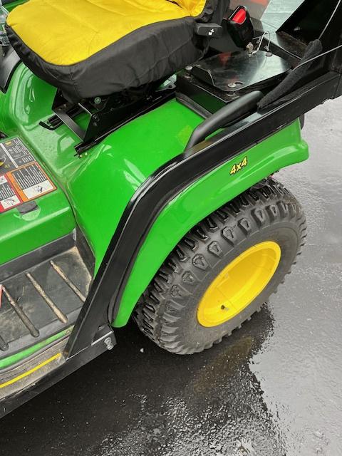 2019 John Deere X738