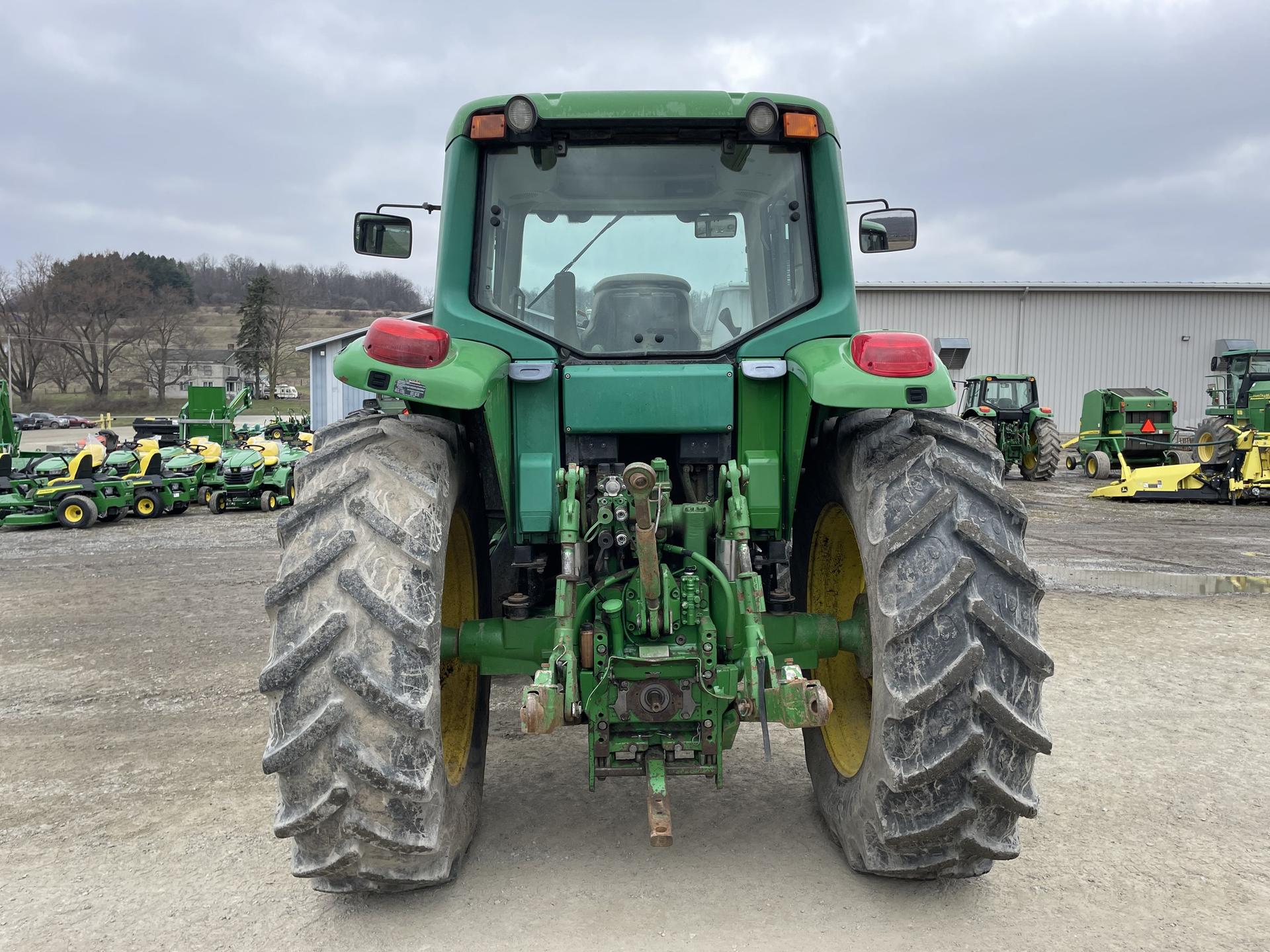 2004 John Deere 7220