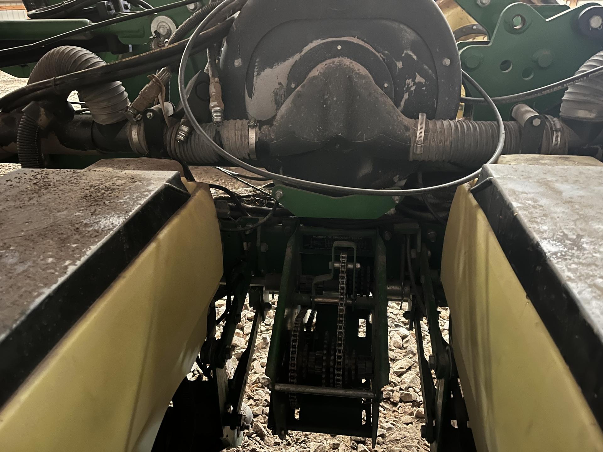 2015 John Deere 1725