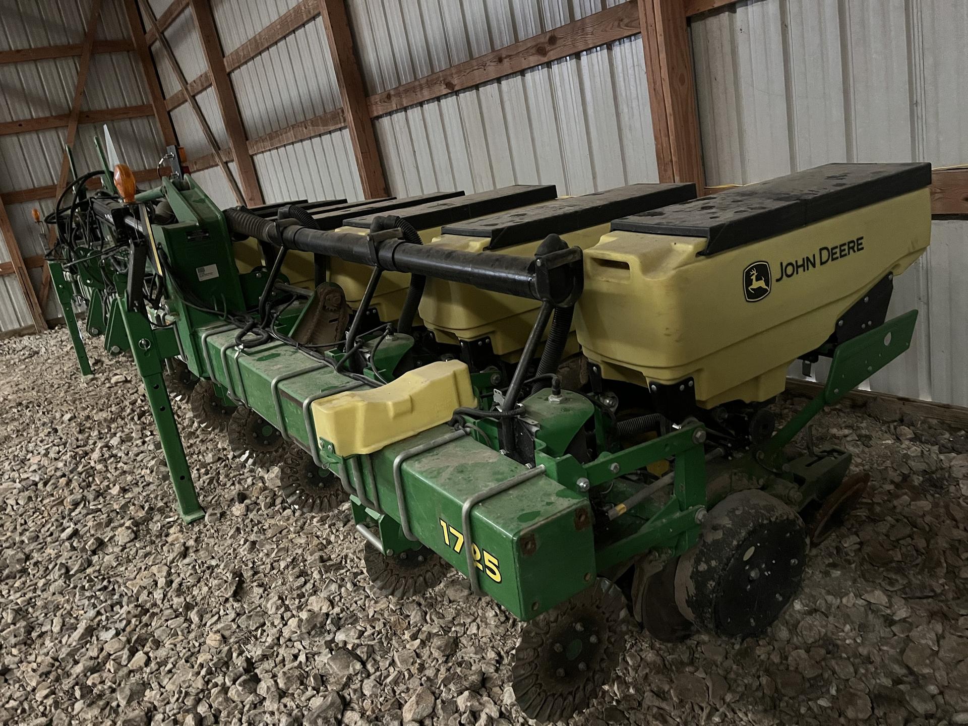 2015 John Deere 1725