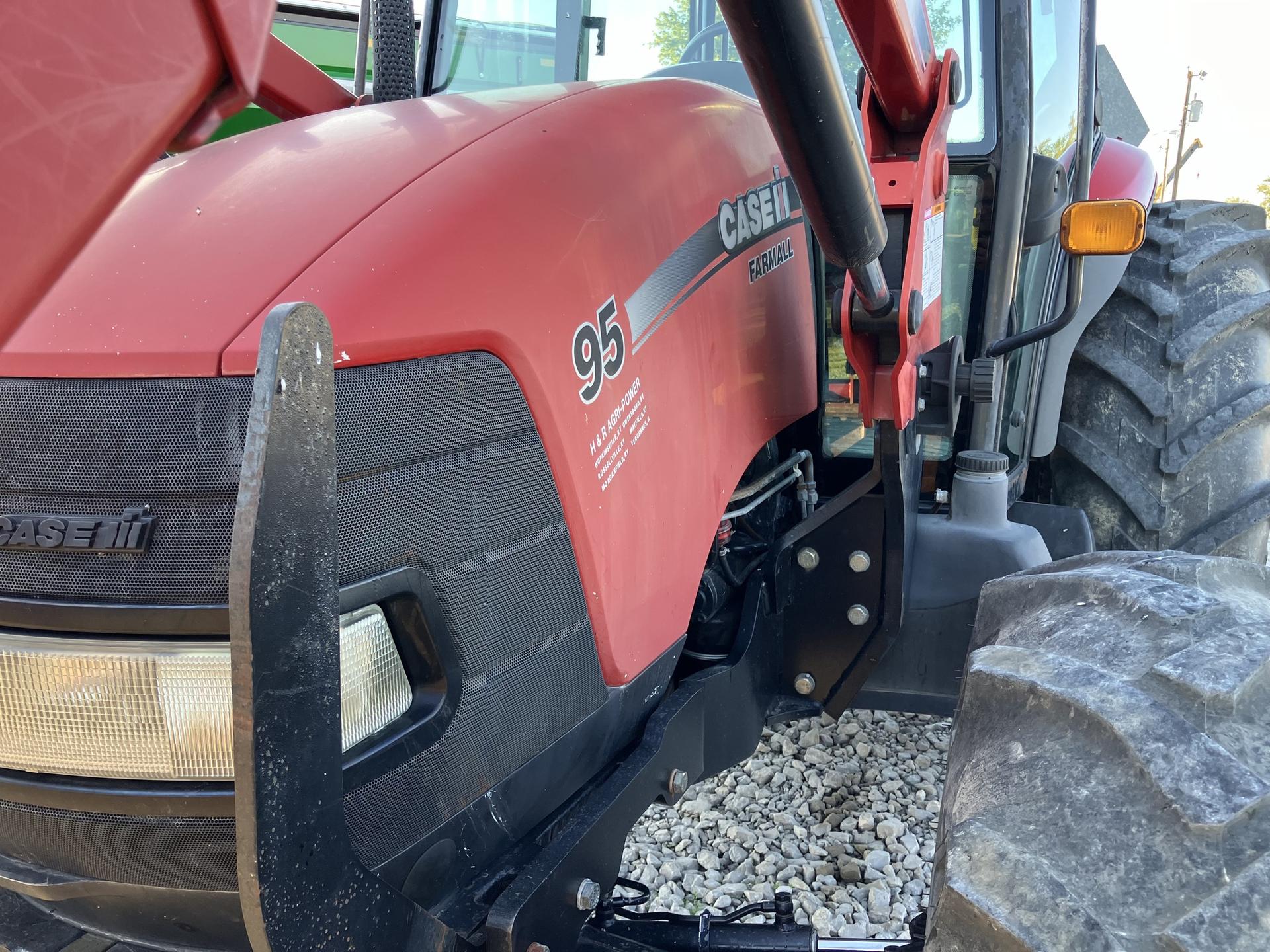 2010 Case IH Farmall 95