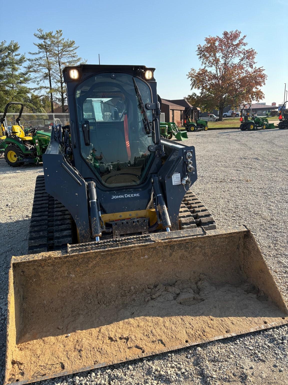 2022 John Deere 325G