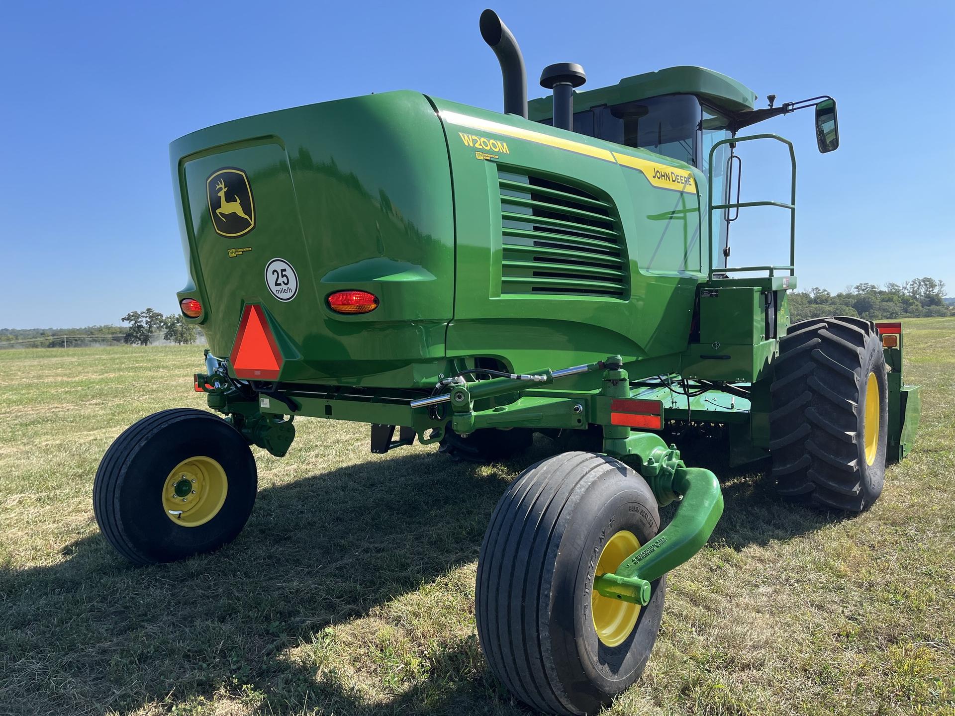 2023 John Deere W200M