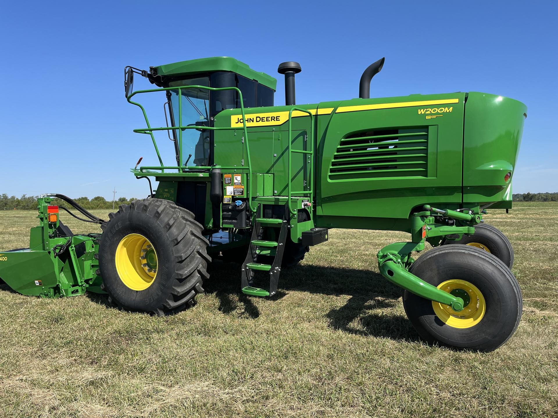 2023 John Deere W200M