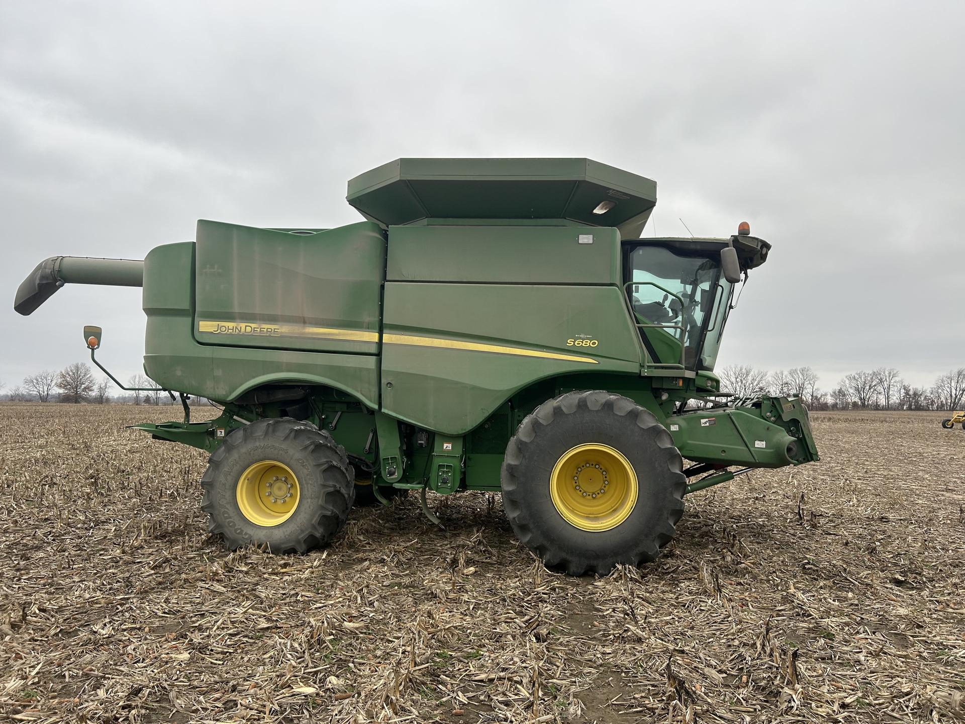 2015 John Deere S680 Image