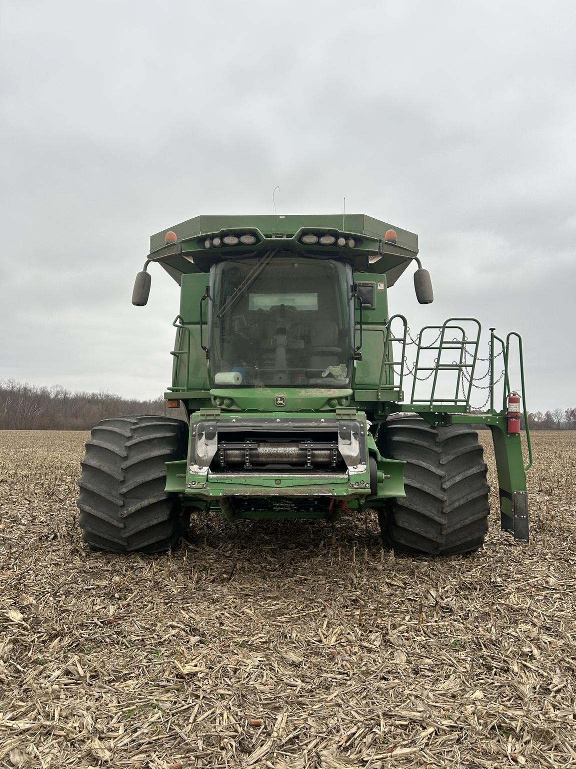 2015 John Deere S680 Image