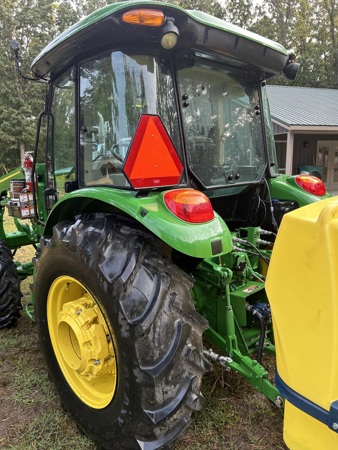 2022 John Deere 5075E