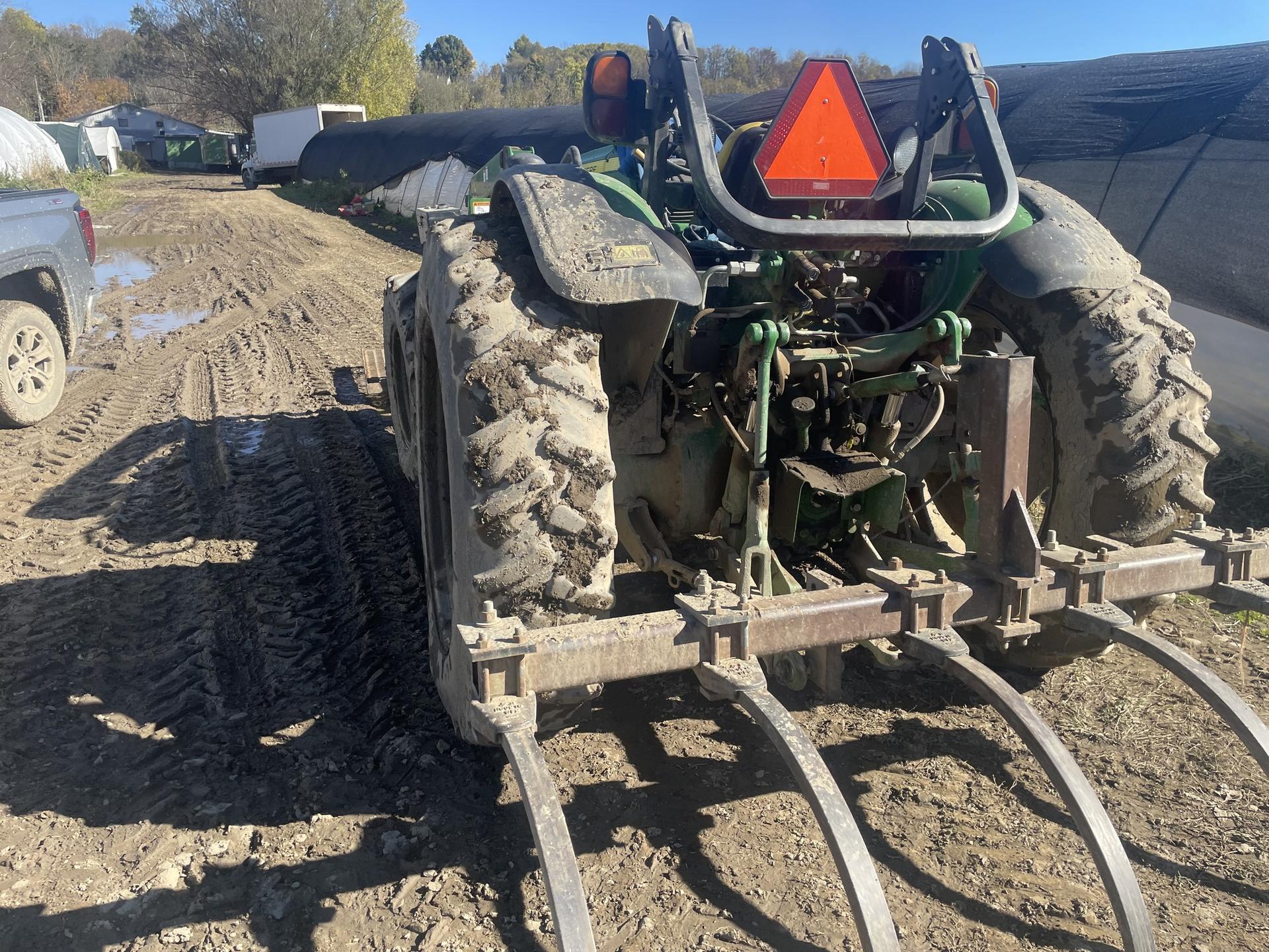 2015 John Deere 5100M