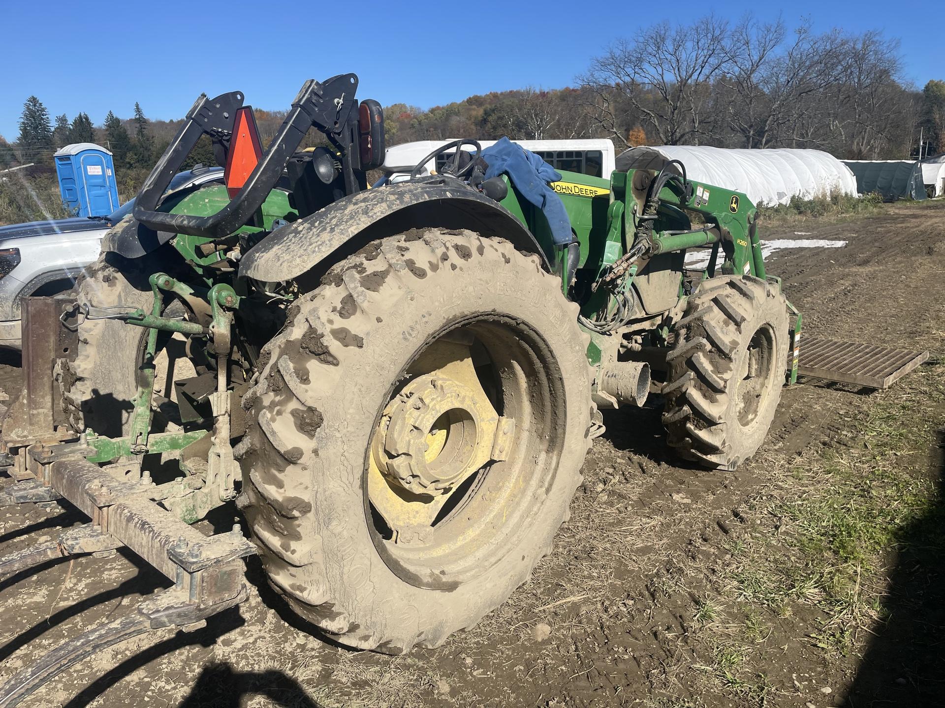 2015 John Deere 5100M