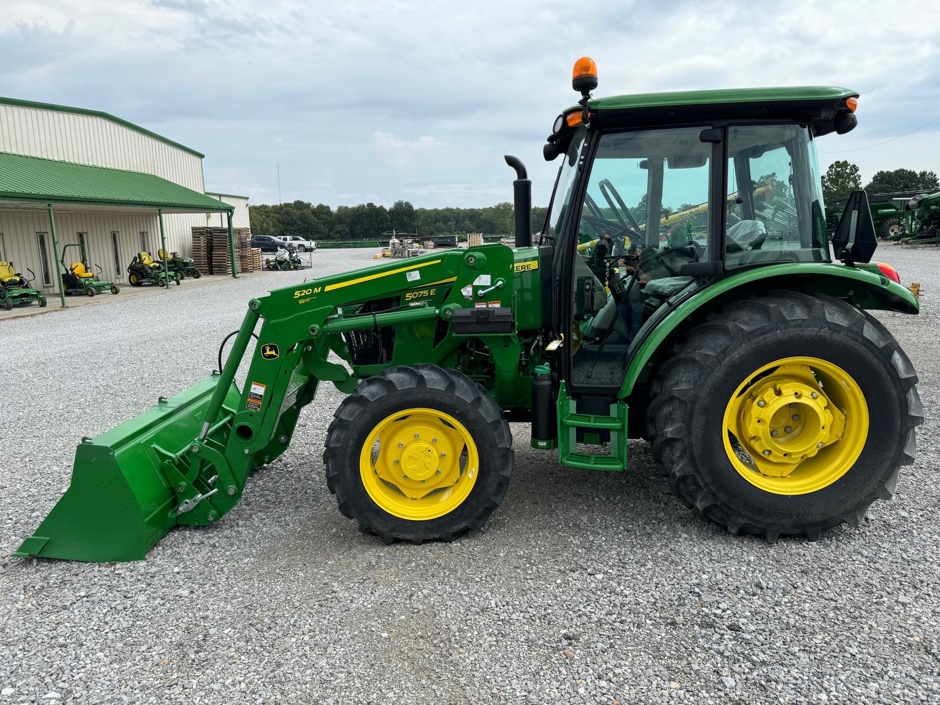 2023 John Deere 5075E