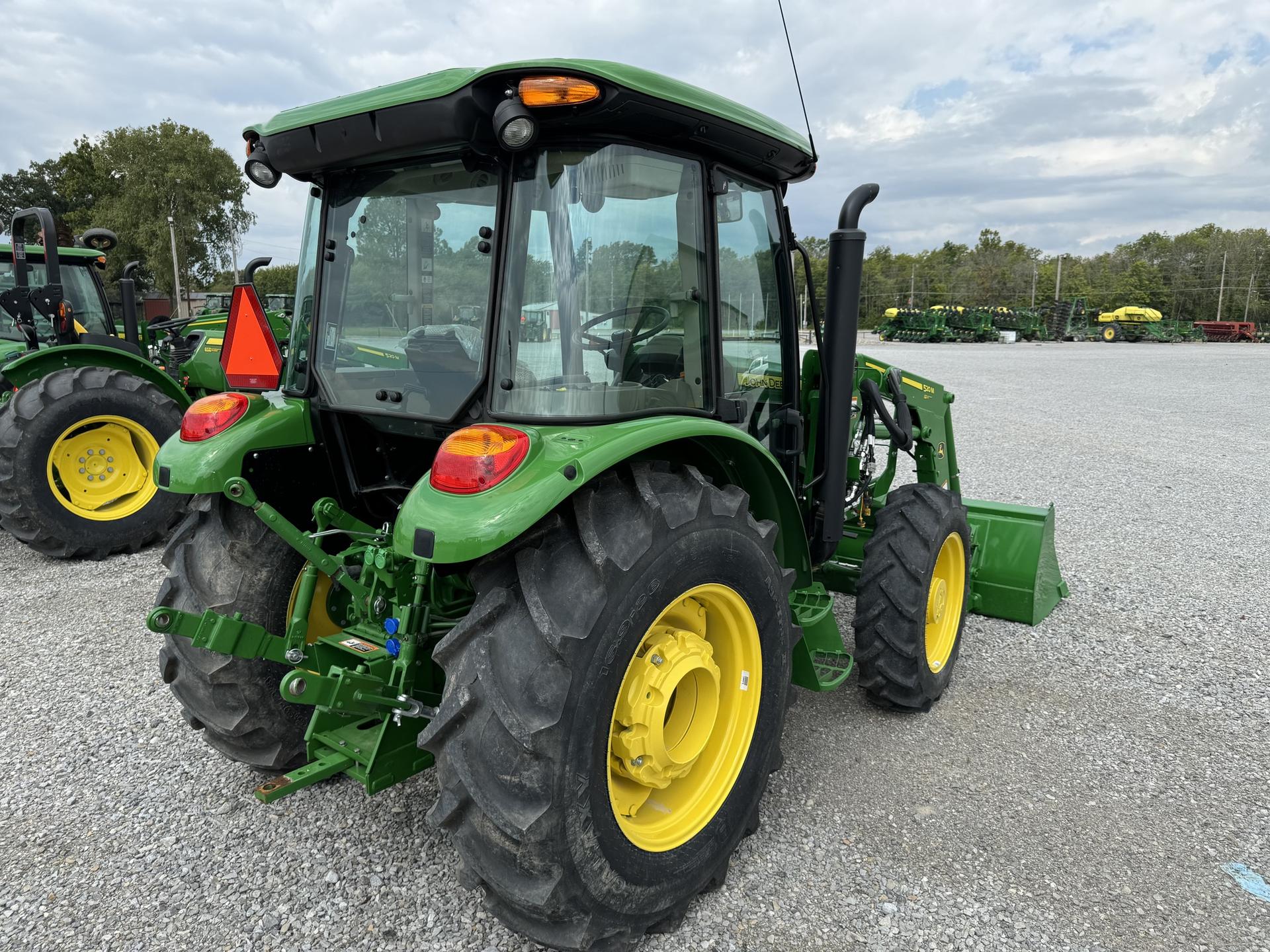 2023 John Deere 5075E