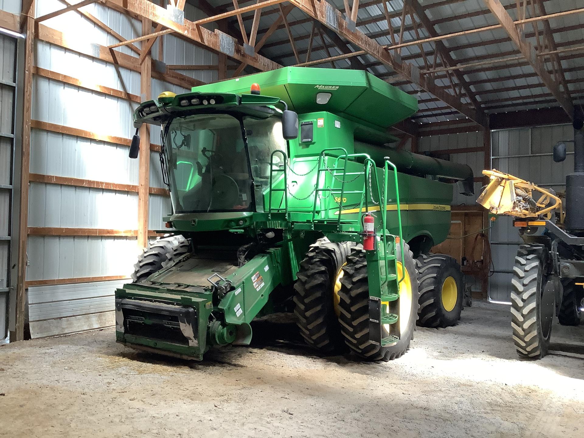 2016 John Deere S670