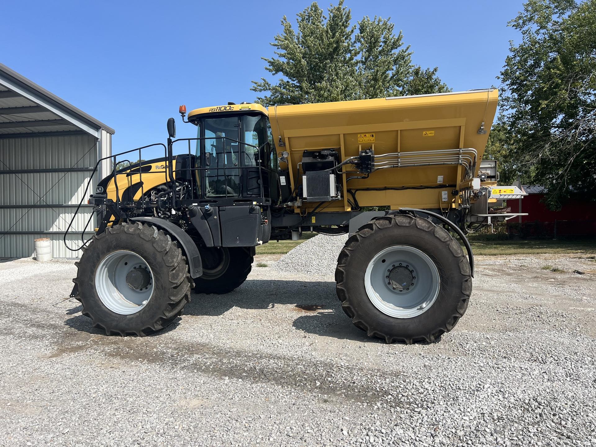 2021 RoGator RG1100C