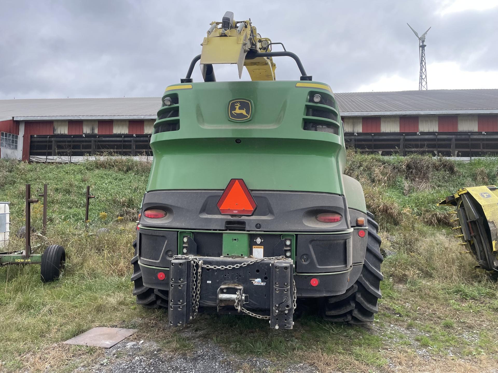 2019 John Deere 8100