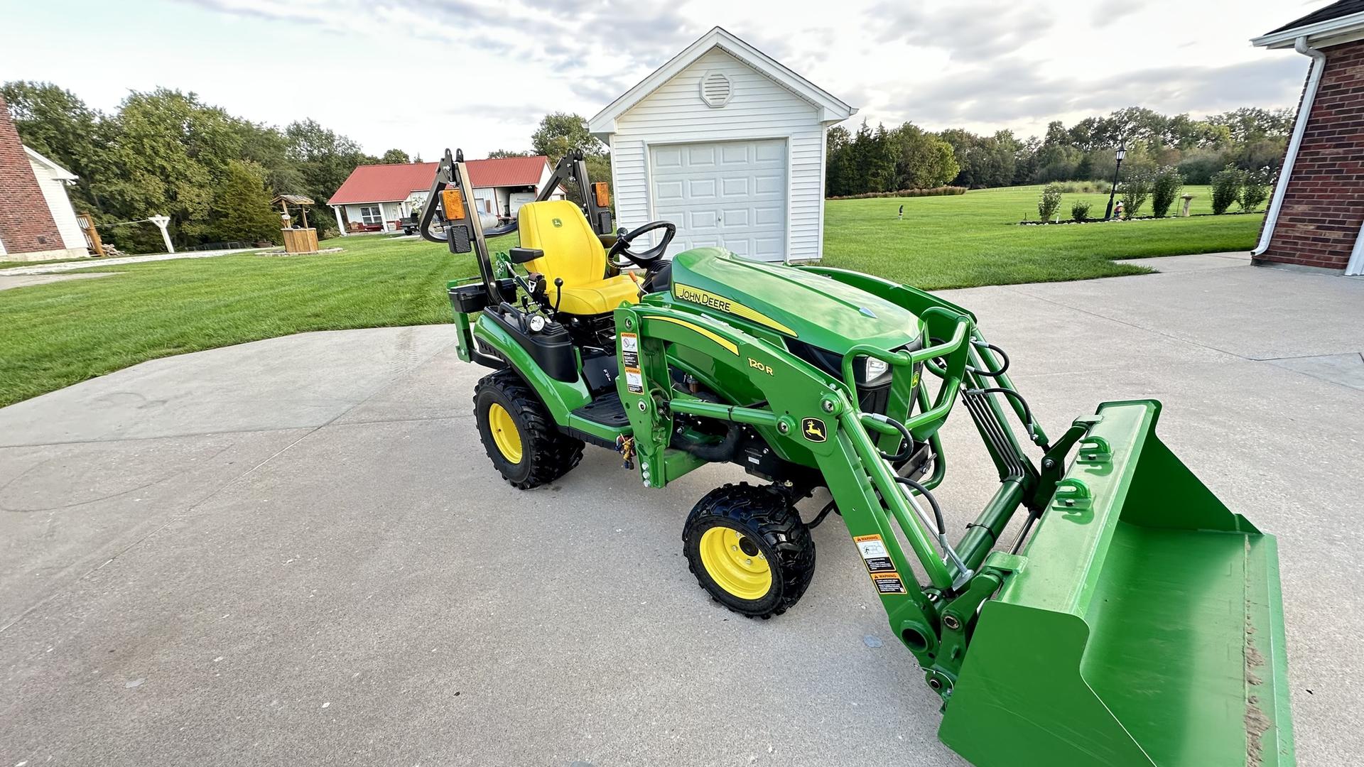 2020 John Deere 1025R