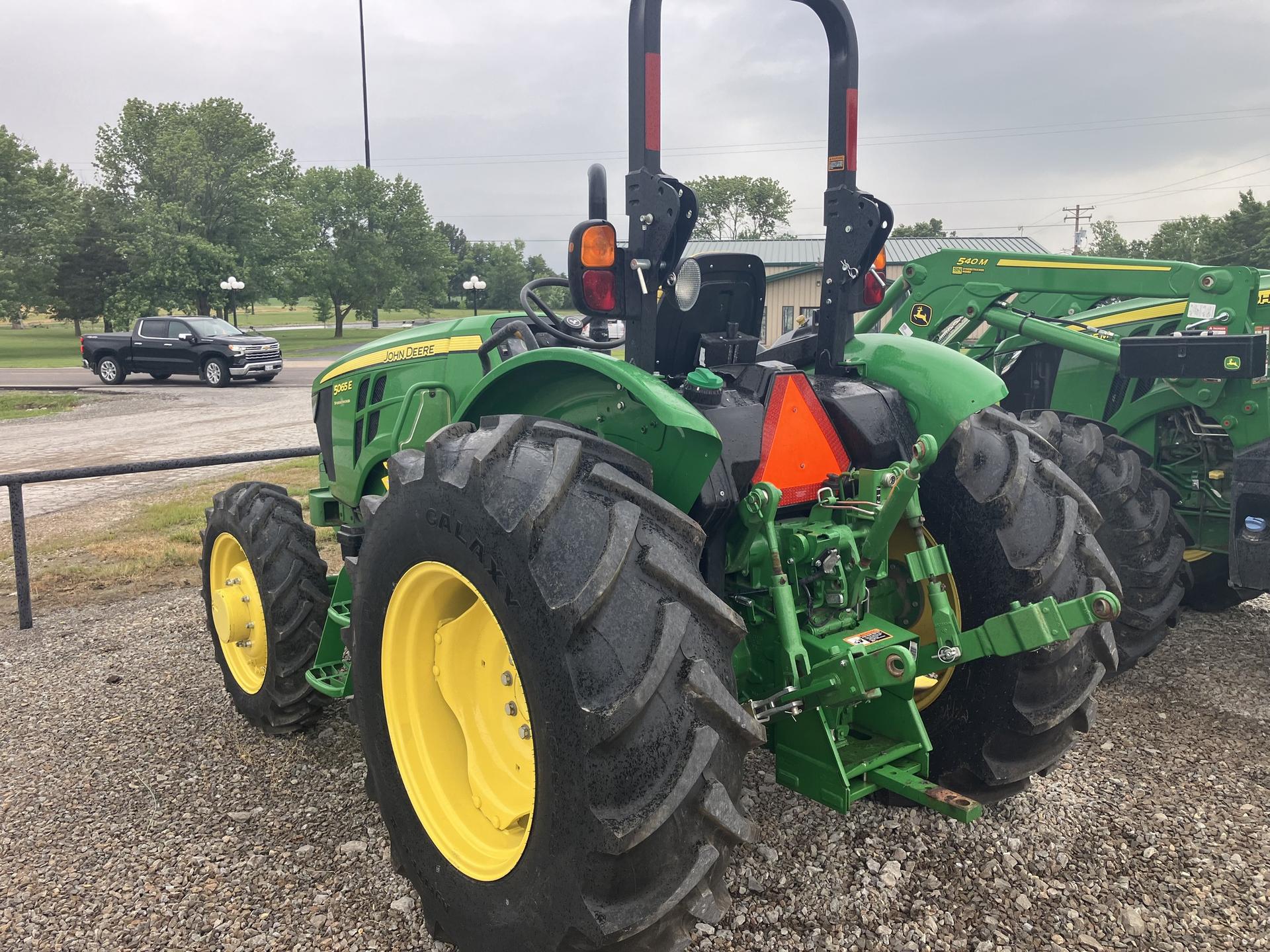 2017 John Deere 5065E